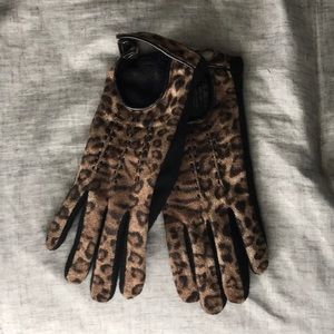 *MOVING, LAST CALL* ASOS Leopard Print Gloves